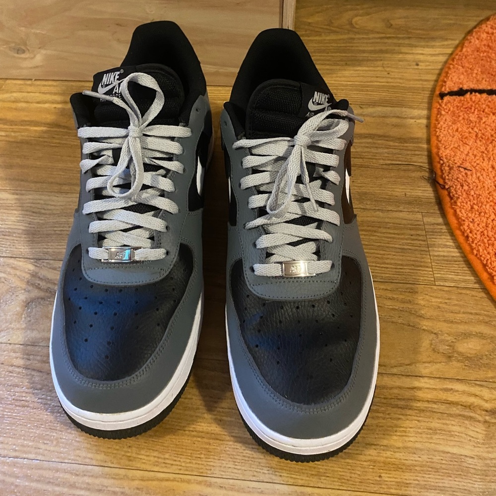 Nike Air Force 1 Mens size 13